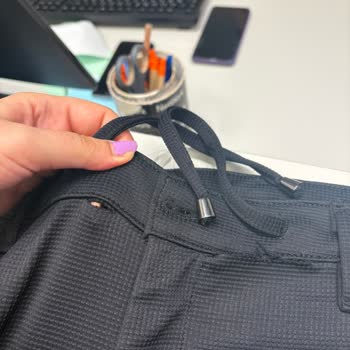 Yırtık Pantolon İçin İade Talebim Reddedildi, Mağaza Sorumluluk Almadı