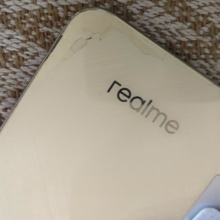 Dayanıklı Diye Aldığım Telefon Kısa Sürede Çatladı