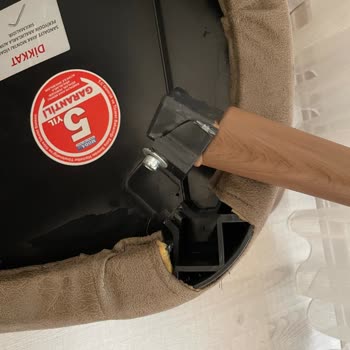 Bir Yıl Sonra Kırılan Sandalyeler Ve Hayal Kırıklığı