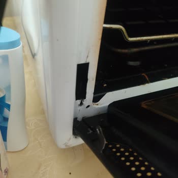 Fırın Kapağı Düşüyor, Çocuklar İçin Tehlike Oluşturuyor