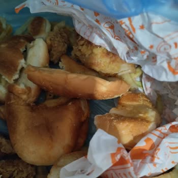 Bursa FSM Şubesi Popeyes'tan Gelen Bayat Ve Sert Ürünler