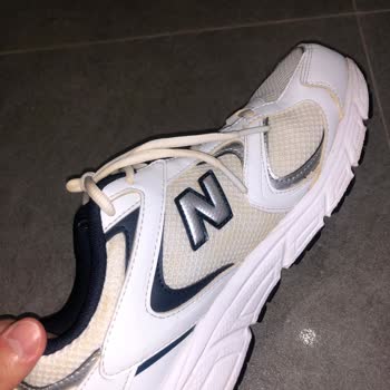 Yeni Alınan Ayakkabıda Kısa Sürede Sararma Sorunu