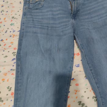 Mavi'den Alınan Jean İlk Yıkamada Leke Ve Çizgi Sorunu Oluşturdu