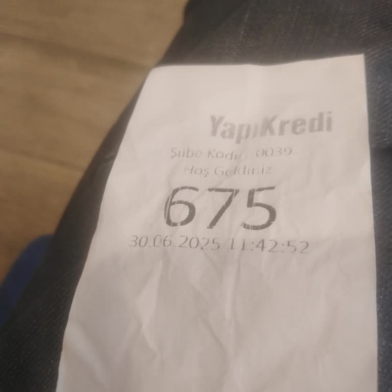 Öğle Arasında Şubede Uzun Süre Beklemek Zorunda Kaldık