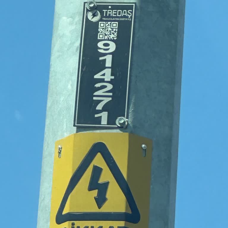 TREDAŞ Aydınlatma Direği Işığı Evimize Rahatsızlık Veriyor!