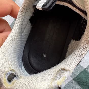 Kısa Sürede Deforme Olan Skechers Ayakkabı Ve Yetersiz İnceleme Süreci
