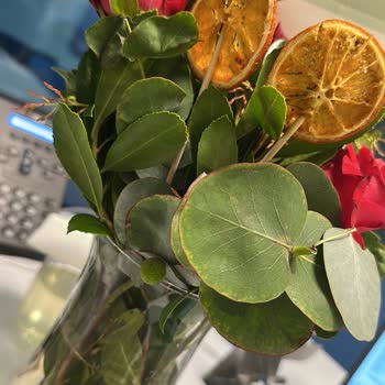 Gönderilen Çiçekler Bozuk Ve Müşteri Hizmeti Yetersiz