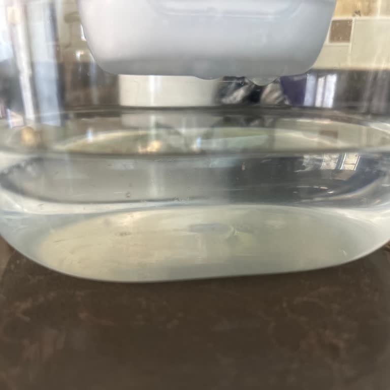 Brita Sürahi Filtreleri Arızalı Ve Suyu Bulanıklaştırıyor