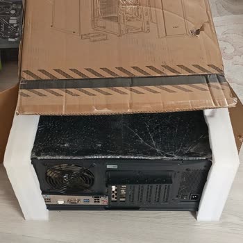 Kargo Şirketi Ürünü Dikkatsizce Taşıdı, Hizmetten Memnun Kalmadım