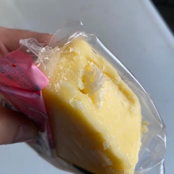 Kaşar Peynirin İçinden Poşet Çıktı, Güvenimiz Sarsıldı