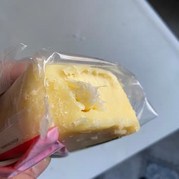 Kaşar Peynirin İçinden Poşet Çıktı, Güvenimiz Sarsıldı