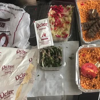 Üçler Kebap Salonu Yemekleri Kalitesiz Sağlıksız Gönderiyorlar
