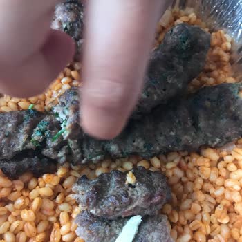 Üçler Kebap Salonu Yemekleri Kalitesiz Sağlıksız Gönderiyorlar