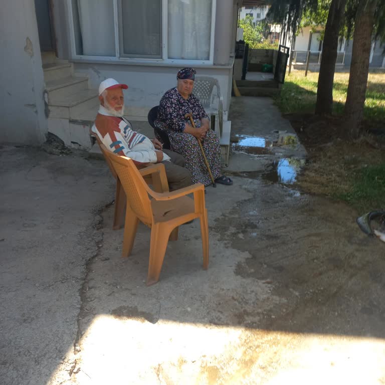 Mutfak Tezgahındaki Çatlak Giderek Büyüyor, Kimse Yardımcı Olmuyor