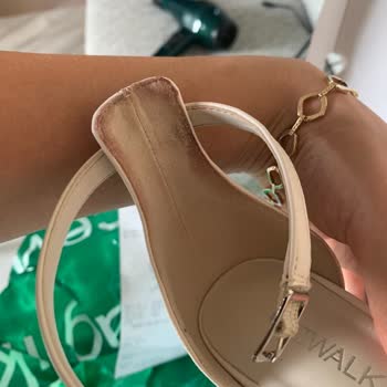 Deichmann İki Saatlik Kullanımda Ayaklarımda Kalıcı Yaralar Oluştu