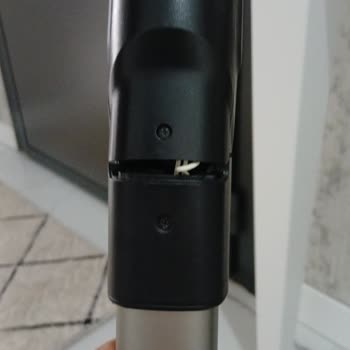 Philips Şarjlı Dik Süpürgede Tekrar Eden Sap Kırılması Sorunu