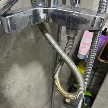 Artema Muslukta Kısa Sürede Renk Değişimi Ve Parlaklık Kaybı