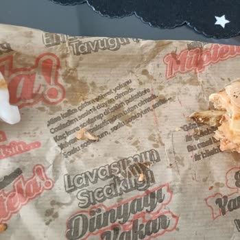 Dönerden Çıkan Kemik Ve Şubenin İlgisizliği Sağlığımızı Tehdit Etti