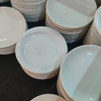 Otel Odasında Temizlik Ve Hizmet Eksiklikleri, Restoranda Hijyen Sorunları