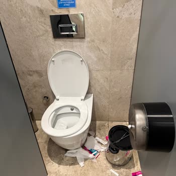 Eyüp Park Avm Tuvaletleri Kötü Halde