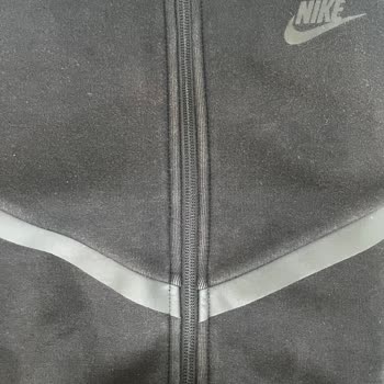 İlk Yıkamada Renk Solan Nike Hoodie İçin Değişim Talebi Reddedildi