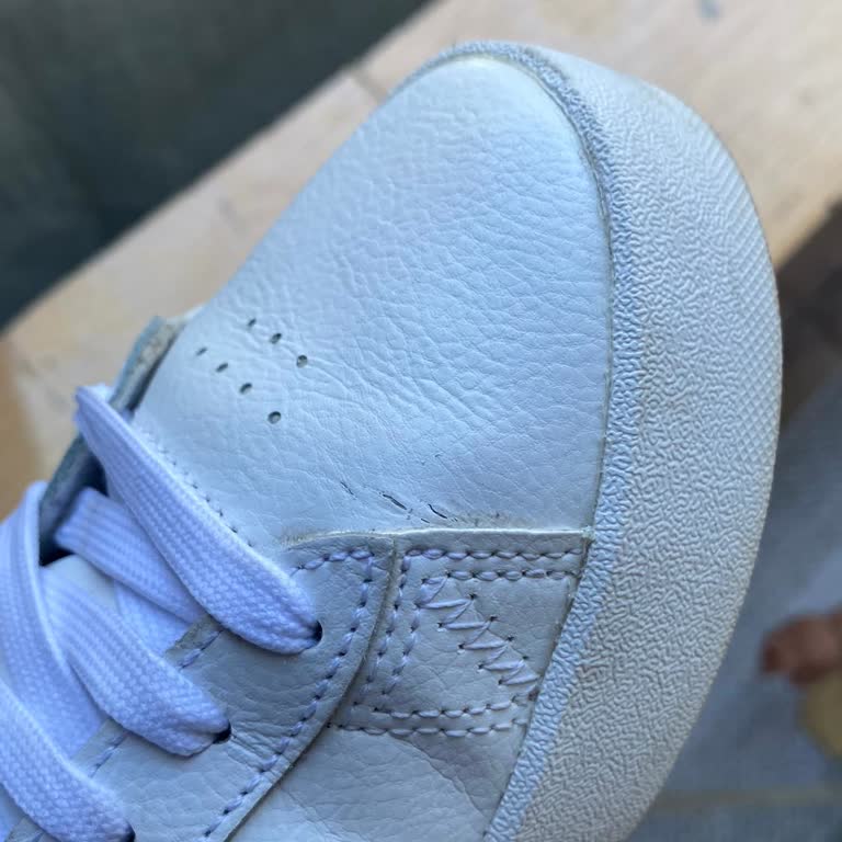 Aynı Model Ayakkabıda Tekrarlayan Yırtık Sorunu