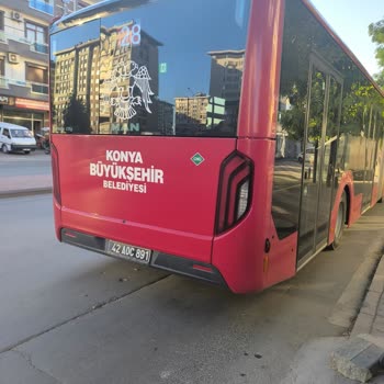 Otobüs Şoförünün Yolcuya Kapı Açmama Ve Olumsuz Davranışı