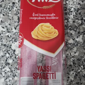 Makarnadan Plastik Eldiven Parmağı Çıkması