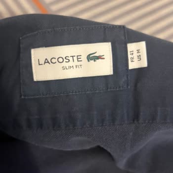 Lacoste Gömlekte Beklenmedik Kol Altı Lekeleri Ve İletişim Sorunu