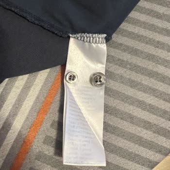 Lacoste Gömlekte Beklenmedik Kol Altı Lekeleri Ve İletişim Sorunu