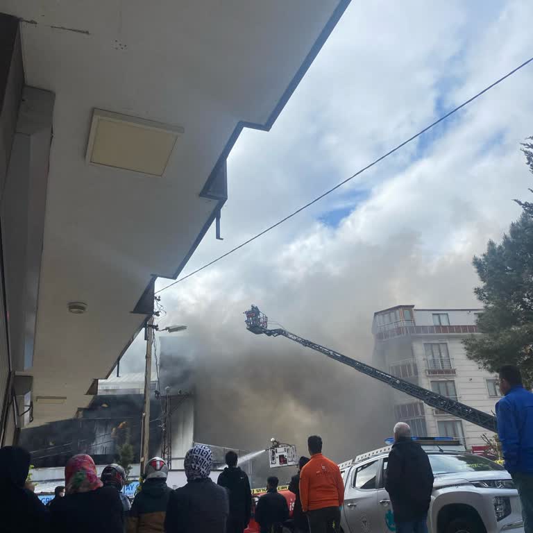 Kaçak Fabrikada Çıkan Yangın Sonrası Can Güvenliğimiz Tehlikede