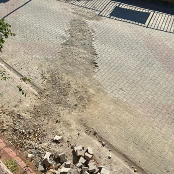 İstanbul Büyükşehir Belediyesi İski Çalışması Sonrası Yol Onarımı İki Aydır Yapılmıyor