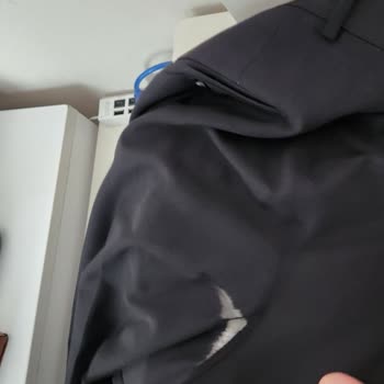 Aldığım Takım Elbisenin Pantolonu Kısa Sürede Yırtıldı, Mağduriyetim Giderilmiyor