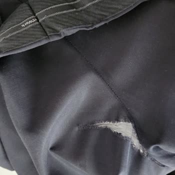 Aldığım Takım Elbisenin Pantolonu Kısa Sürede Yırtıldı, Mağduriyetim Giderilmiyor