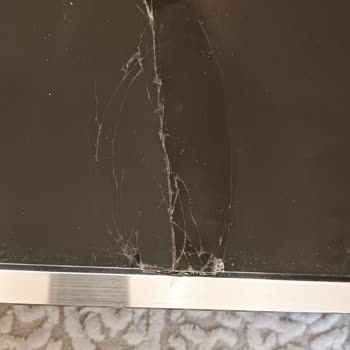 DHL Kargo İle Gönderdiğim TV Parçalanmış Teslim Edildi