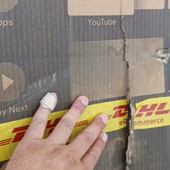 DHL Kargo İle Gönderdiğim TV Parçalanmış Teslim Edildi