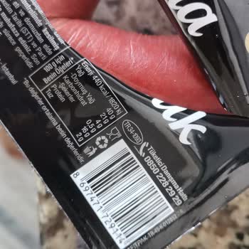 Pahalı Sucukta Kemik Parçaları Ve İlgisiz Müşteri Hizmeti