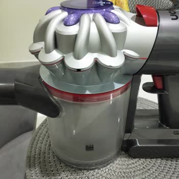 Dyson V8 Süpürgede Boya Atması Ve Performans Kaybı Yaşıyorum