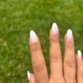 Baştan Savma Tırnak Hizmeti Ve İlgisiz Davranış