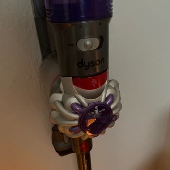 Dayson V8 Şarj Sorunu Nedeniyle Temizlik Yapamıyorum