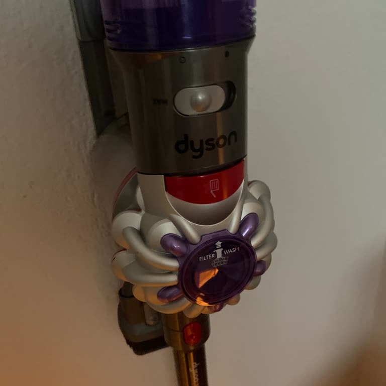 Dayson V8 Şarj Sorunu Nedeniyle Temizlik Yapamıyorum