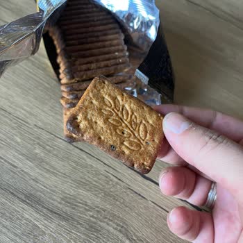 Yanık Çıkan Bisküvi Ürün Kalitesi Hakkında Şikayet