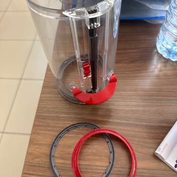 Dyson V15 Süpürgede Tekrarlayan Conta Sorunu Ve Ücret Talebi