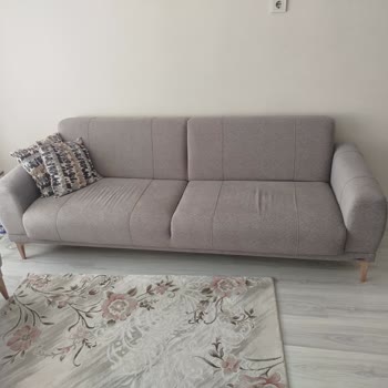 Bellona Oturma Grubunda Kumaş Potluğu Ve Servis İlgisizliği