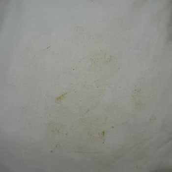 I Used L'Oréal Vitamin C and Sunscreen Creams and Got Yellow Stains