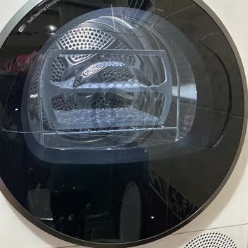 Kırık Gelen Kurutma Makinesi Kapağı İçin Kimse Sorumluluk Almıyor