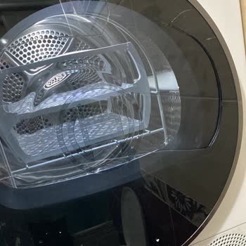 Kırık Gelen Kurutma Makinesi Kapağı İçin Kimse Sorumluluk Almıyor