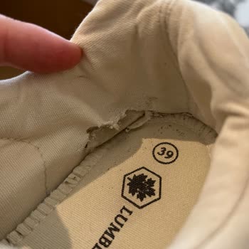 Kısa Sürede Yırtılan Ayakkabım Değiştirilmiyor, Mağdur Edildim