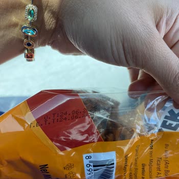 A101'den Alınan Krakerde Yabancı Cisim Şoku: Çocuğumun Sağlığı Tehlikeye Girdi