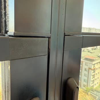 Giyotin Cam Balkonda Yanlış Cam Ve Eksik Montaj Nedeniyle Mağduriyet